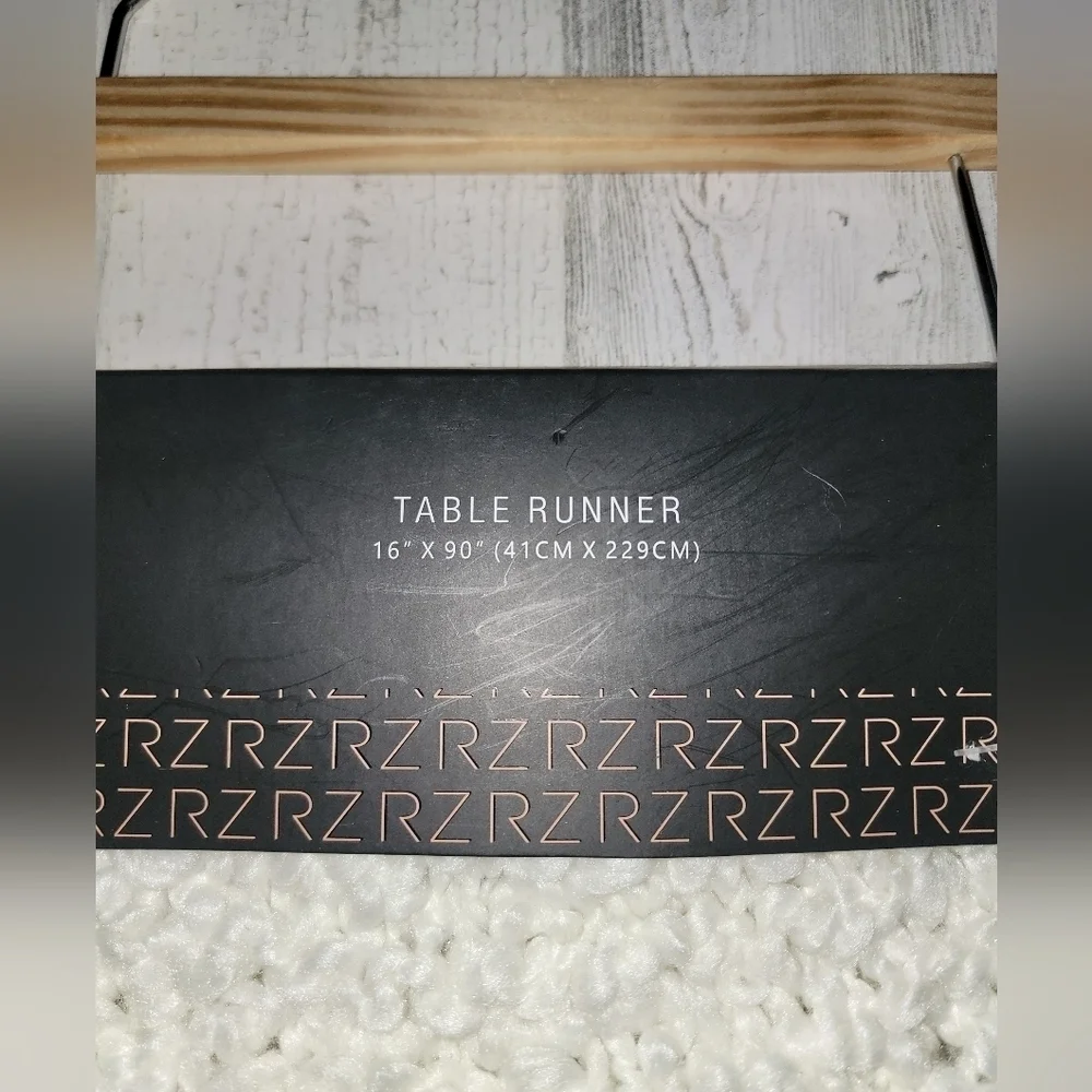 NWT Rachel Zoe Knit Metallic Table Runner